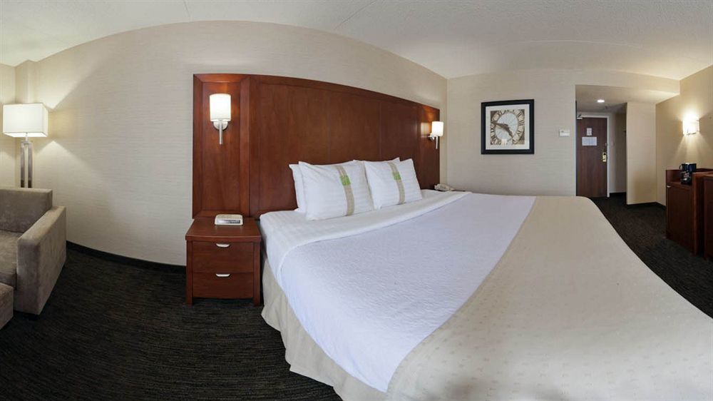 Centre By Ihg Oakville
